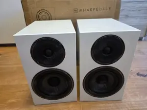 Wharfedale Diamond 12.2 in Weiß