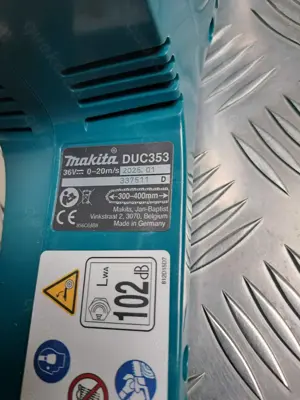 Makita DUC353 Akku Kettensäge 35er + 2 x Akkus 1860B + DC18RD - neu unbenutzt Bild 3