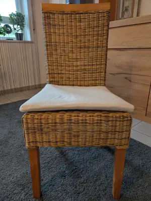 Esszimmer Ratanstühle