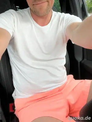  Er,50, schlank, ohne Anlaufzeit und 20x5cm sucht Dame im Bikini