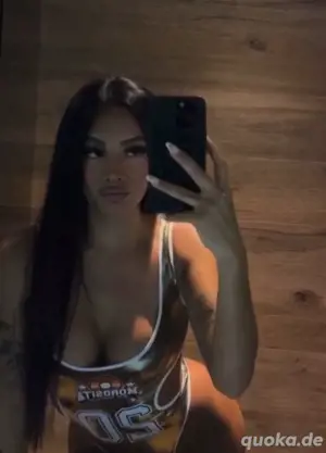 süsse dame bietet treffen