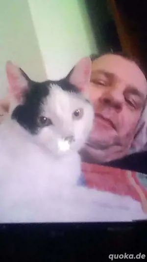 Er sucht eine  Frau  für Freundschaft und mehr
