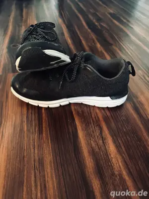 Stinkende Laufschuhe für  Unterwürfige Bild 2