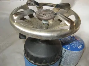 Gaskocher Campingkocher incl. zusätzlicher Kartusche Bild 5