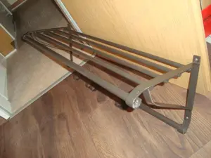 garderobe metall schwarz 90x30x30cm zum befestigen an der wand mit 5 hängern nur abholung Bild 3