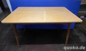 Holztische mit oder ohne Stühle. Holztisch rund