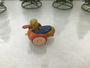 Erzgebirge, uralte Wackel Ente, Größe ca 4,5 x 3,5 cm 