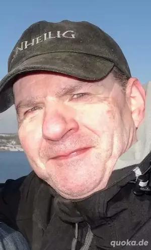 Er sucht eine  Frau  für Freundschaft und mehr