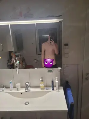 Notgeiler Junger Mann will spontan mit dir Vögeln ;)