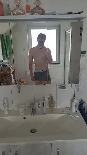 Notgeiler Junger Mann will spontan mit dir Vögeln ;) Bild 2