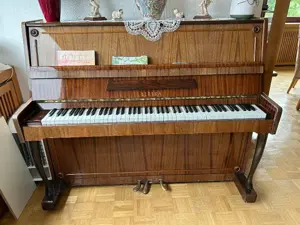 Klavier Lirika