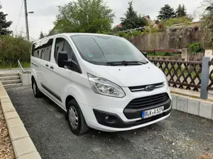 Autovermietung Ford Custom, 9 Sitze  (lang, AHK) zu vermieten