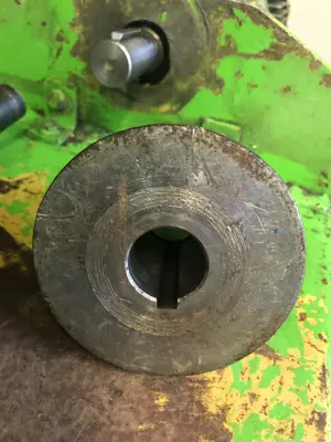 Einen Holzspalter Tisch mit Gebrauchsspuren u. verschiedene Teile Bild 5