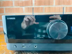 Yamaha RX-V6A AV-Receiver Bild 2