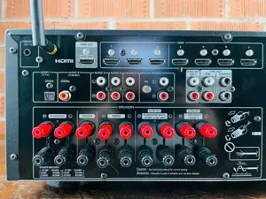 Yamaha RX-V6A AV-Receiver Bild 7