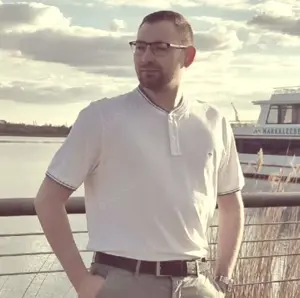 Lass dich von einem XXL bestückten Mann verwöhnen 