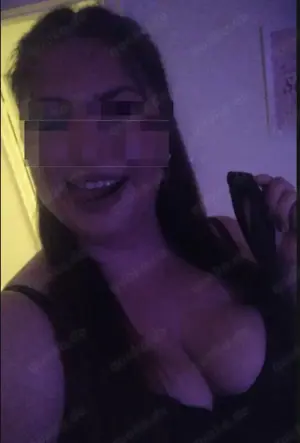Charmante Sie (28) sucht prickelnde Begegnungen
