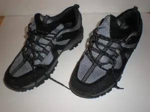 Verschiedene Schuhe + Stiefel