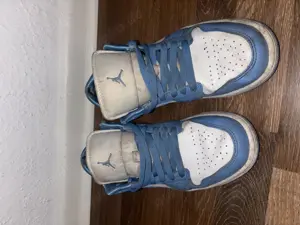 Viel getragene Schuhe  Bild 2