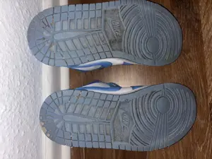 Viel getragene Schuhe  Bild 4
