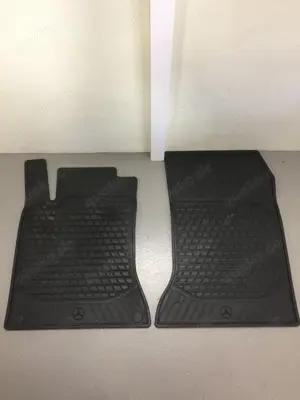 2 Stück original schwere Mercedes Benz Gummi-Fussmatten (Allwetter-Matten). Bild 3
