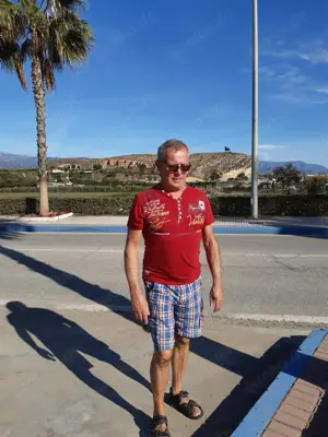 Attraktiver Herr 64 sucht Sie ab 40