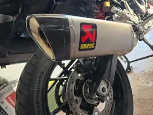 Akrapovic Slip-On Line (Titan) für BMW F 900 R F 900 XR mit Carbon- Hitzeschild