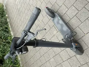 eScooter von Fa. Egret mit entnehmbaren! Accu u. Pirelli Luftreifen 11 Zoll (Autoventil)