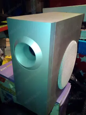 Universum Subwoofer Lautsprecher