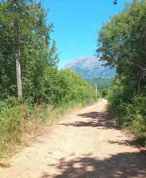Erschlossenes Baugrund. Panoramablick , Strand 1800m.