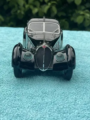CMC - Bugatti Typ 57 SC Atlantic Coupé 1:18 Schwarz - in OVP Bild 3