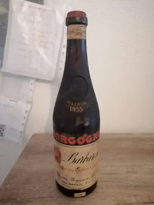 Alte Weine , Kellerfund z.B. Barolos