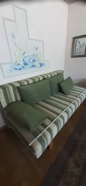 Sofa, Länge ca. 200 cm, Sitz  Liegefläche ca. 80 cm, Stoff in grün- beige 