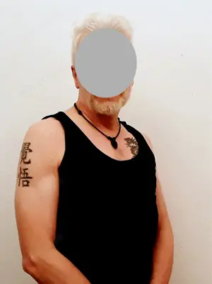 Er sucht Ihn (bi oder gay)
