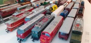 TT Züge aus 1 Lok u. meist 5 Wagen