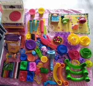 Play-Doh-Spielzeug, Sortimente und Einzelteile