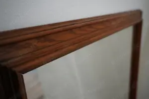 Wandspiegel mit rechteckigem Holzrahmen Bild 3