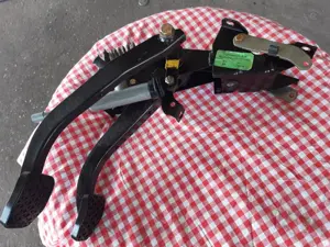 BMW E24- 635CSI  628CSI Original Fußhebelwerk Pedalerie Kupplung Schaltgetriebe