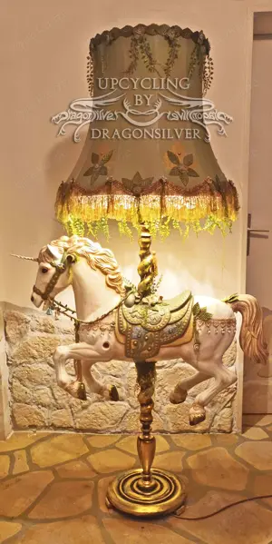 Stehleuchte Karussellpferd Stehlampe Einhorn Vintage Upcycling Unikat -das Waldhorn 