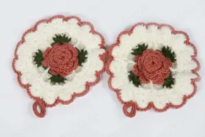 2 Topflappen gehäkelt Rose altrosa rund   15cm vintage 60er