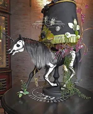 Monokeros - Einhorn Dia de Muertos Tischlampe Einhorn Lampe, Stimmungsleuchte Mixed Media Bild 8