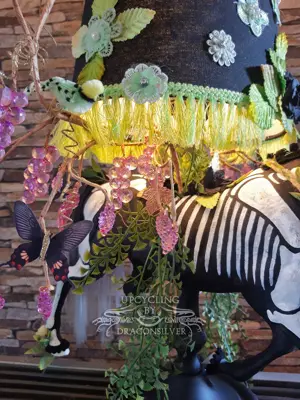 Monokeros - Einhorn Dia de Muertos Tischlampe Einhorn Lampe, Stimmungsleuchte Mixed Media Bild 9