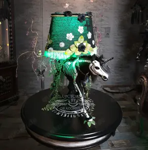 Monokeros - Einhorn Dia de Muertos Tischlampe Einhorn Lampe, Stimmungsleuchte Mixed Media