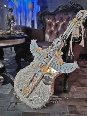 Dia de los Muertos - Wandleuchte Gitarre Upcycling Handmade - mexikanische Stimmungsleuchte