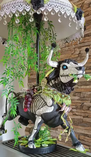 Dia de los Muertos - Stier Zeus Schreibtischlampe Tischlampe Unikat Mixed Media Stimmungsleuchte Bild 4