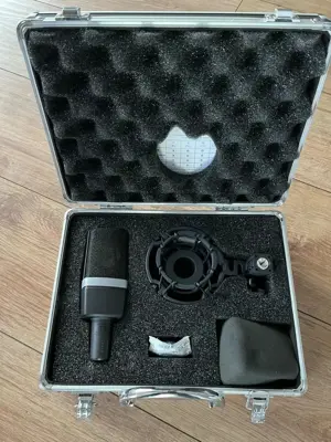 AKG C214 - professionelles Studio Mikrophon im Koffer Bild 4