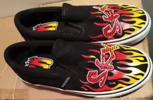 Damen-Schuhe Slipper Skechers Gr. 35, schwarz, Flammenmotiv