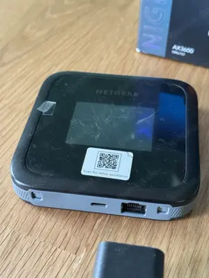 Netgear Nighthawk M6 5G WiFi Mobiler Hotspot-Router (MR6150) Bild 3