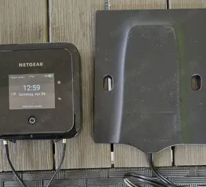 Netgear Nighthawk M5, 5G, Wifi 6, MR5200 Dualbandrouter mit Antenne Bild 4