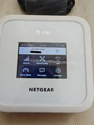 Netgear AT&T Nighthawk M6 5G WiFi6 Mobiler Hotspot-Router (MR6110) Unlocked Bild 4